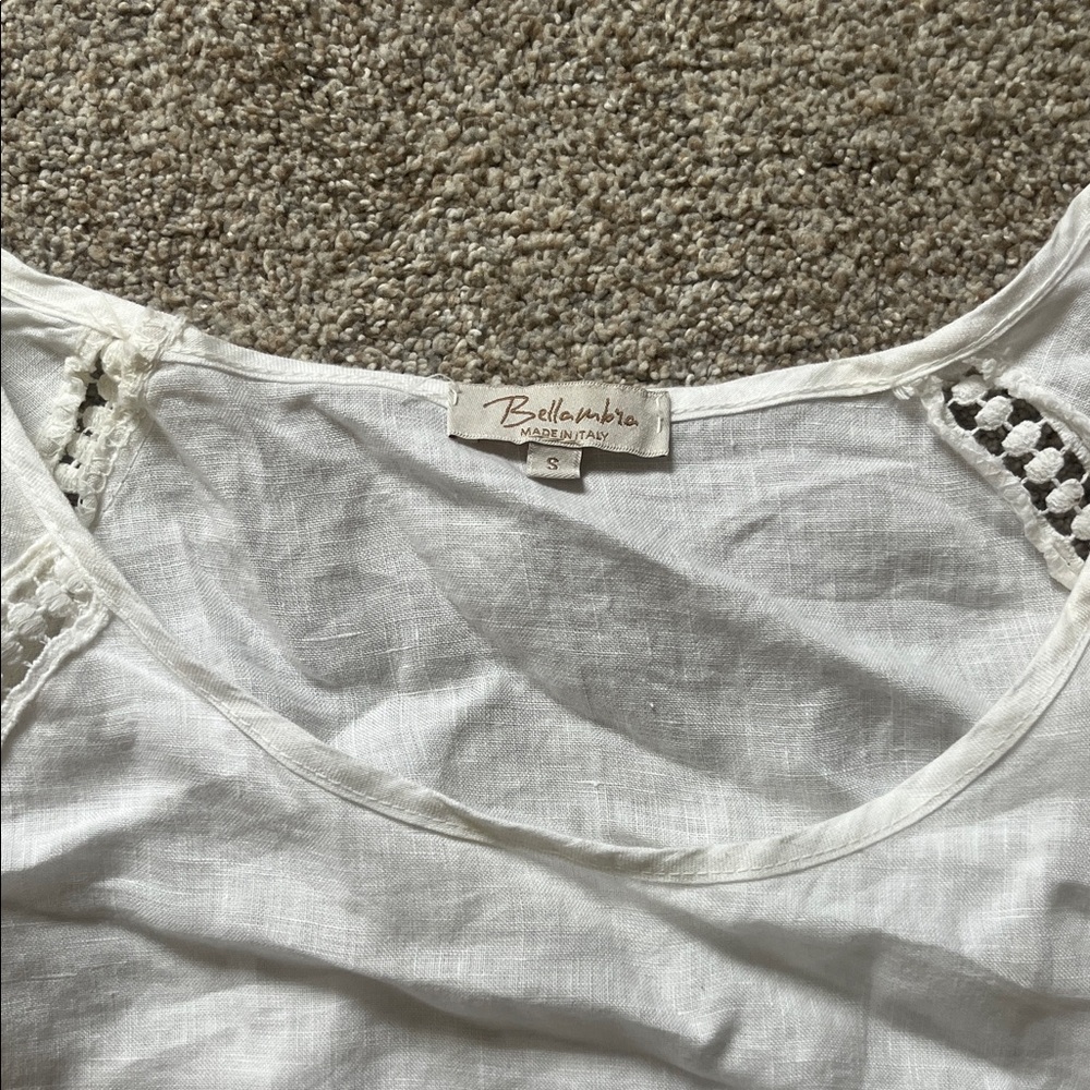 Chic White Blouse with Lace Detailing - Picture 2 of 3